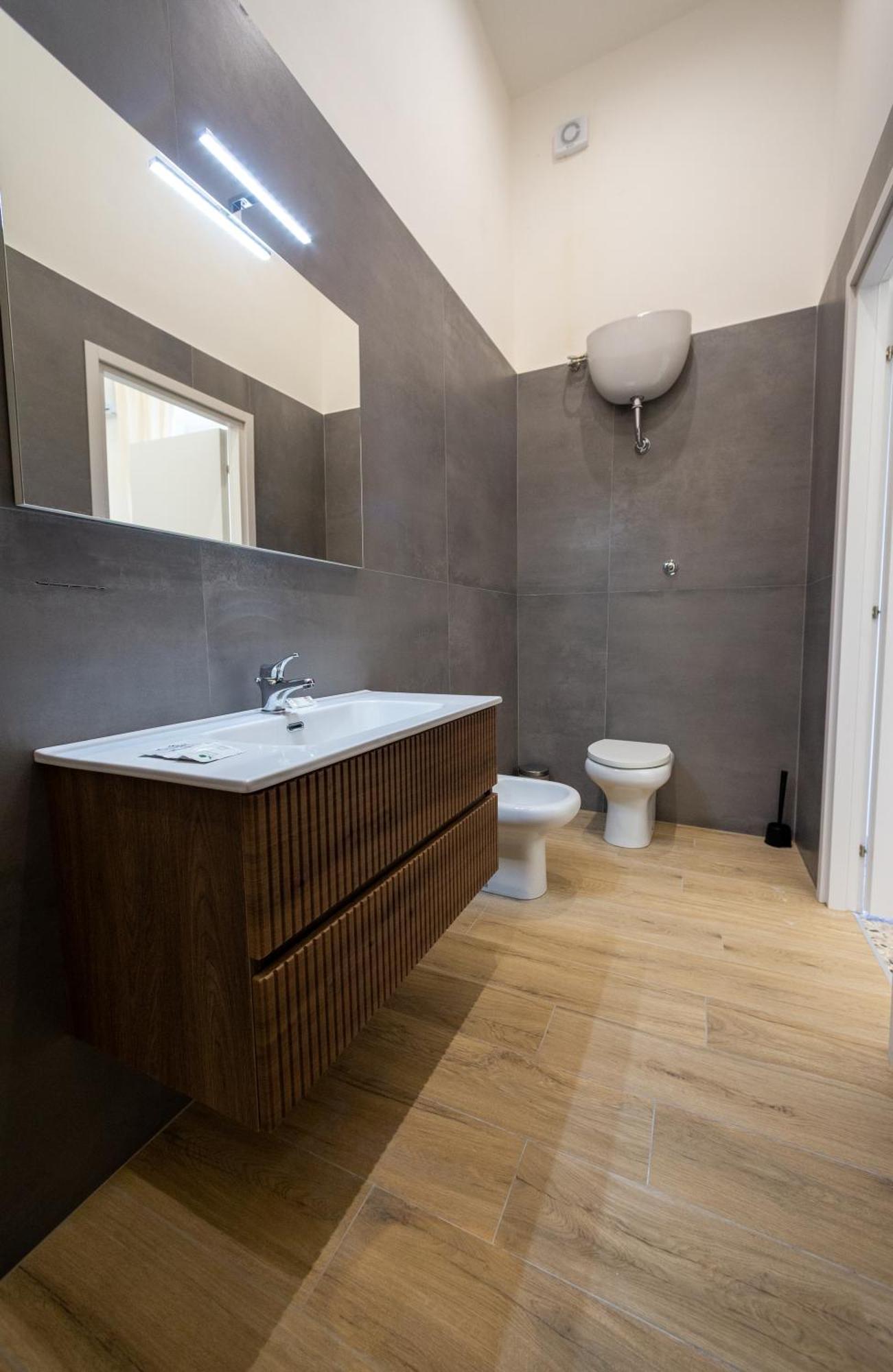Mh Suites Rooms Apartments Bacoli Bagian luar foto